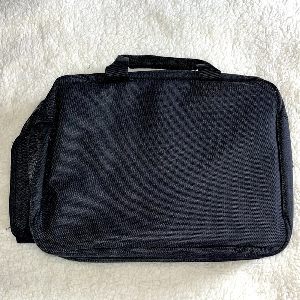 Solo laptop/tablet briefcase